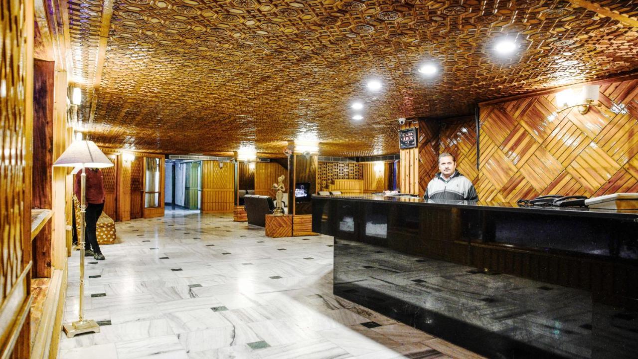 Hotel Subash Palace Patnitop Exterior photo